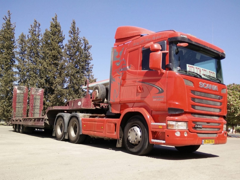 קבוצת משאיות וגרורים למכירה ולהשכרה